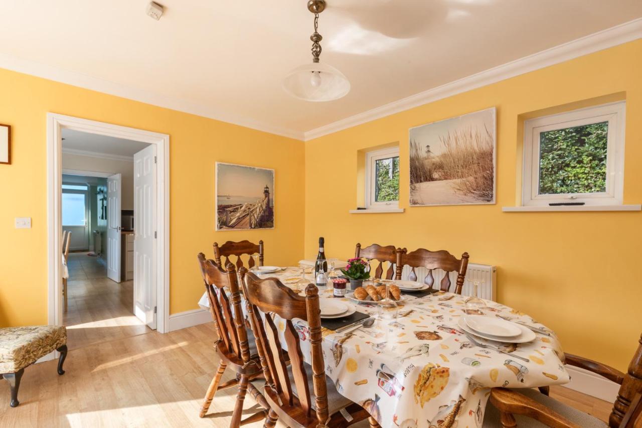 Sunningdale - Beach Side Cottage, Sea Views, Parking Сондерсфут Экстерьер фото